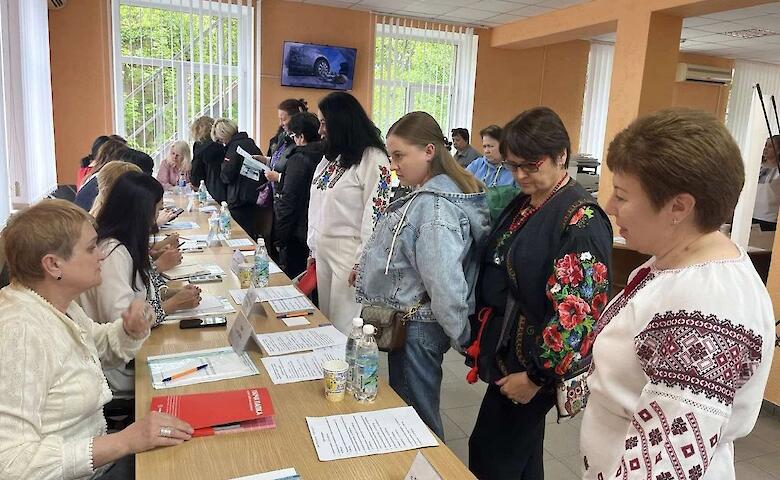 Вакансии, обучение, бизнес: в Обухове провели ярмарку вакансий