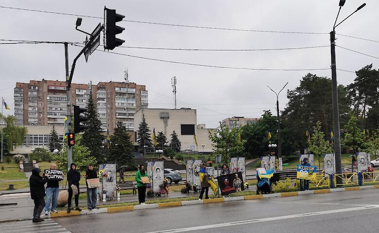 В Обухове состоялся автопробег в поддержку пленных и пропавших без вести военных