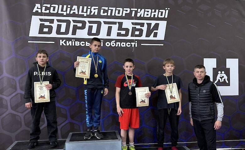 Юные борцы из Обуховщины завоевали «серебро» на открытом чемпионате в Белой Церкви