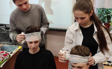 Обухівські школярі вчились надавати допомогу при ДТП