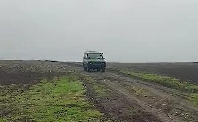 На Обуховщине поссорились агрофирмы, есть травмированный тракторист и повреждена техника: детали