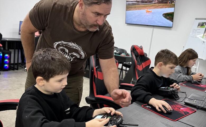 Після фронту — за пульт дрона: ветеран з Обухова знайшов нову справу