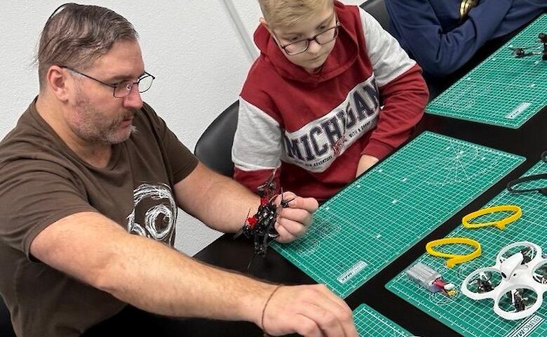 Після фронту — за пульт дрона: ветеран з Обухова знайшов нову справу