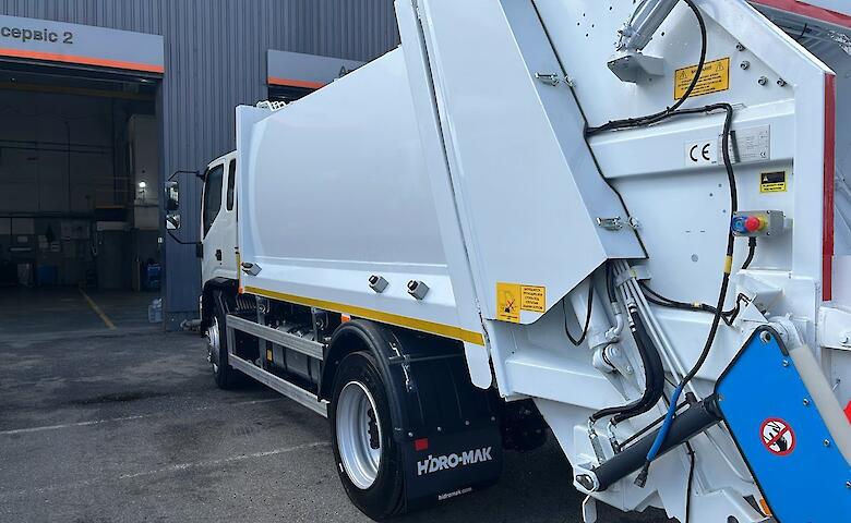 Автопарк козинских коммунальщиков пополнился новым мусоровозом