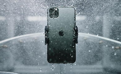 iPhone в экстремальных условиях: тесты водонепроницаемости, морозостойкости и ударопрочности