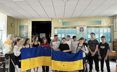 Учні та педагоги обухівського ліцею зібрали кошти на пікап для ЗСУ