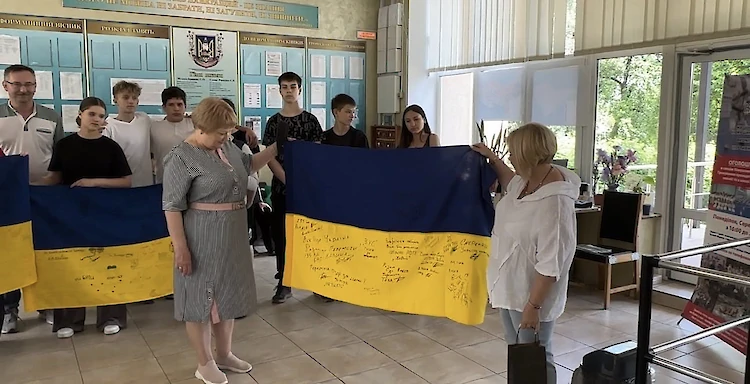 Учні та педагоги обухівського ліцею зібрали кошти на пікап для ЗСУ