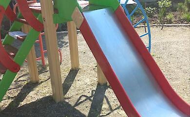 В Украинке в нескольких дворах восстановили детские зоны