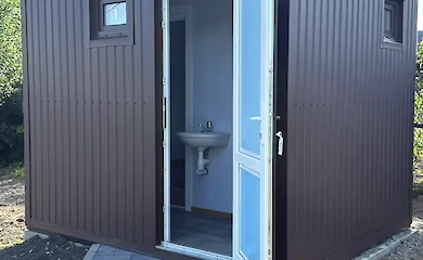 У Василькові на набережній Стугни відкрили громадську вбиральню