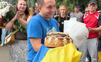 Обухів зустрів із полону Романа Івженка