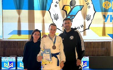 Юные дзюдоистки из Василькова завоевали медали на чемпионате Украины