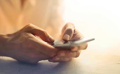 Искусственный интеллект учится на ваших разговорах: исследование предупреждает о рисках приватности