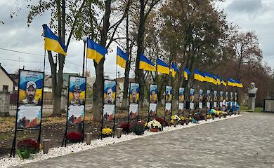 В Слободке открыли в честь защитников Обуховщины Аллею Героев