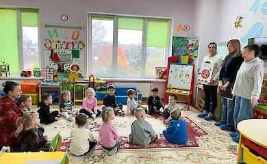 Воспитанники козинского садика "Елочка" собрали корм для животных в приюте