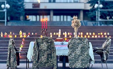 В центре Обухова почтили память погибших и пропавших без вести защитников Украины