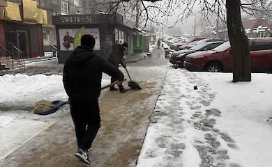В Обухове горожане жалуются на отсутствие коммунальных служб во время гололеда
