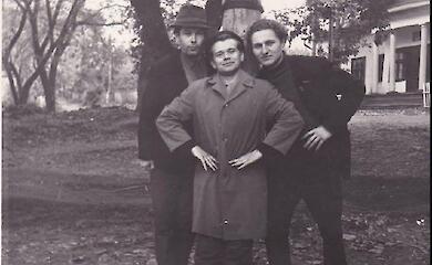 Будинок піонерів чи автошкола? Мешканці Обухова сперечаються про старе фото журналістів