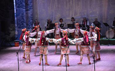 55 лет на сцене: народный ансамбль "Чорнобривець" отпраздновал юбилей благотворительным концертом