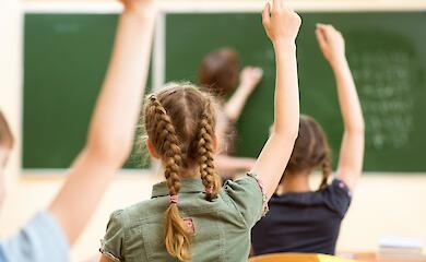 С учетом безопасности: школы Киевщины могут возобновить обучение по решению местных властей