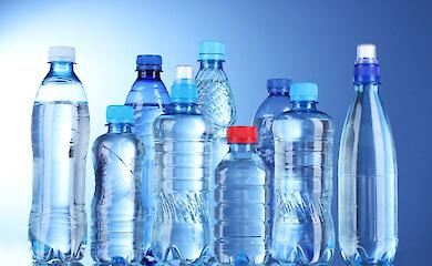 Пластиковые бутылки для воды оптом: удобная тара для торговли и бизнеса