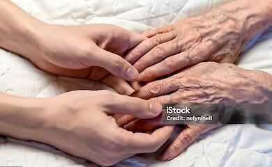 Социальные работники Обухова помогают одиноким пожилым людям и людям с инвалидностью