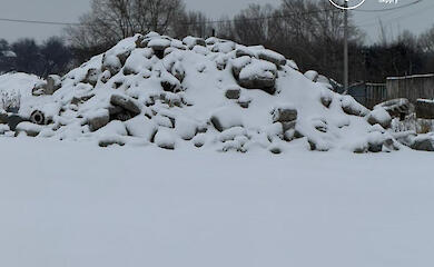 В Украинке обнаружили свалку строительных отходов и шин