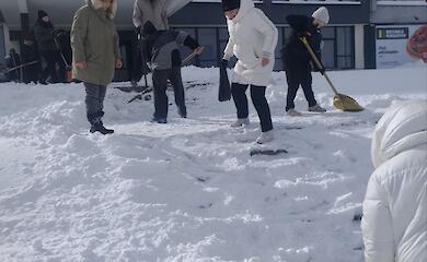 В Украинке провели субботник возле ДК "Энергетик"