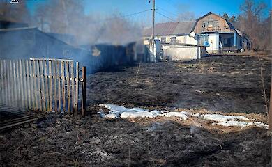 Пожарные из Василькова потушили пожар сухостоя на Обуховщине