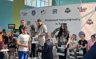 Обуховские спортсменки завоевали три медали на чемпионате Киева по пауэрлифтингу