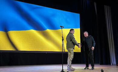 В Козине вручили государственную награду защитнику, который вернулся из плена