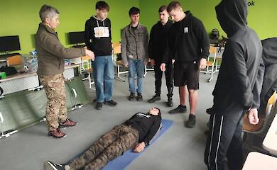 В Украинской общине для участников игры "Джура" провели тренировки по тактической медицине