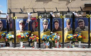 На Аллее памяти Героев Украины в Ржищеве почтили погибших земляков