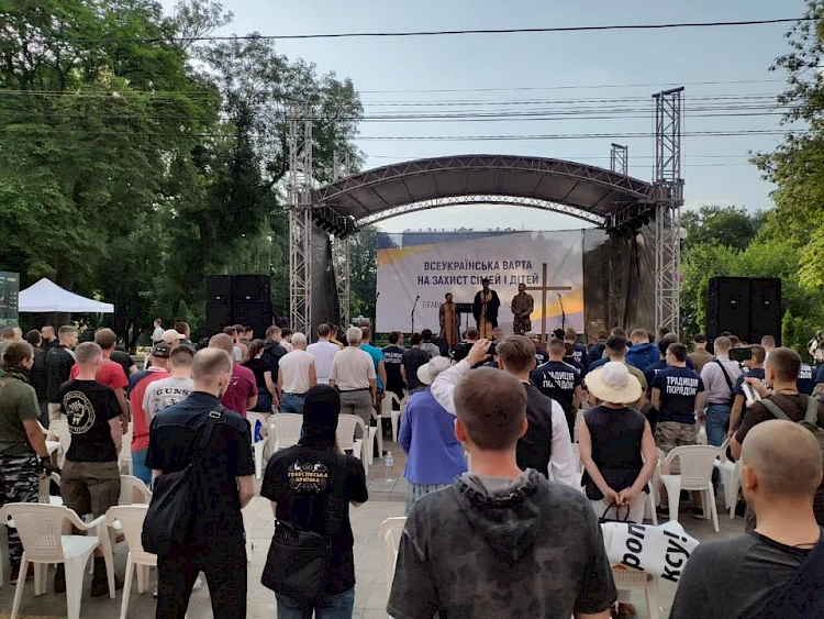 Обухів і Київпрайд: кандидат у депутати  заповзявся "захистити українських дітей від геїв"