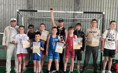 Обухівські спортсмени завоювали десять медалей на Відкритому турнірі з вільної боротьби у Ржищеві