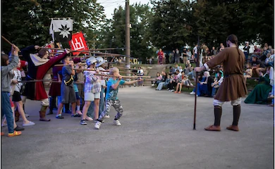 Культурний фронт Білогородки: під час війни громада розвиває туризм, циркові фестивалі та береже 400 га лісу