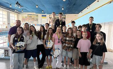 Тріумф в басейні: плавці з Обухова вибороли низку медалей на чемпіонаті у Білій Церкві