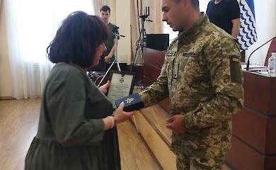 В Украинском городском совете вручили государственные награды семьям трех павших защитников