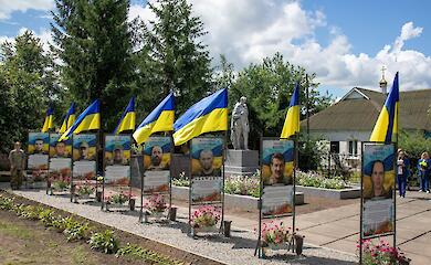 У Деремезні відкрили Алею пам&rsquo;яті Героїв-земляків Обухівської громади