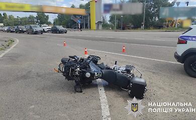 В ДТП біля торгового центру на трасі Київ&ndash;Обухів травмовано 56-річного мотоцикліста