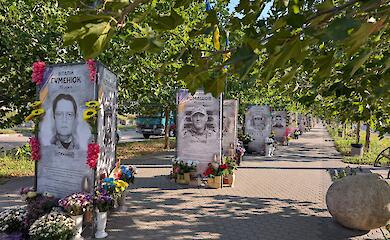 В Обухові розширили Алею Пам&rsquo;яті: додано світлини 12 захисників України