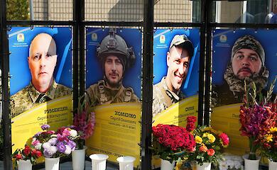 На Алеї Пам&rsquo;яті у Ржищеві відкрили нові стели Захисникам