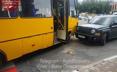 В Обухові водій "джипа" рухався по зустрічній: до найближчої "маршрутки" (фото)