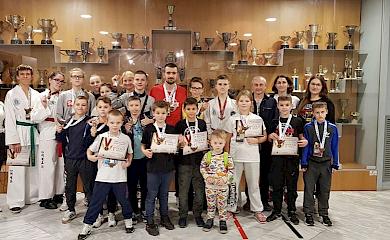 Команда з таеквон-до Обухова та Українки повернулася з чемпіонськими медалями із Греції