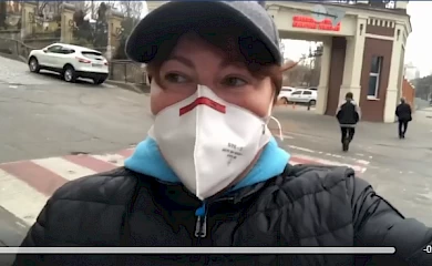 Особистий приклад: Власта Шовковська возить лікарів з Обухова до Києва (відео)