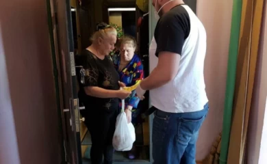 На Обухівщині активізувалися партійці Медведчука-Рабіновича: роздають пайки, маски і русский язык