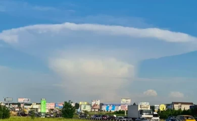 У Києві і на Обухівщині зафіксували "атмосферний гриб"