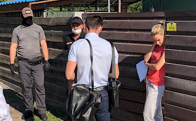 Чиновників Української міськради підозрюють у розтраті майна: відбулися обшуки