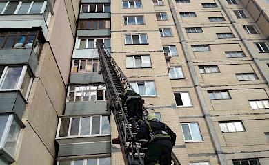 В Обухові врятували дитину, що опинилася замкненою у квартирі