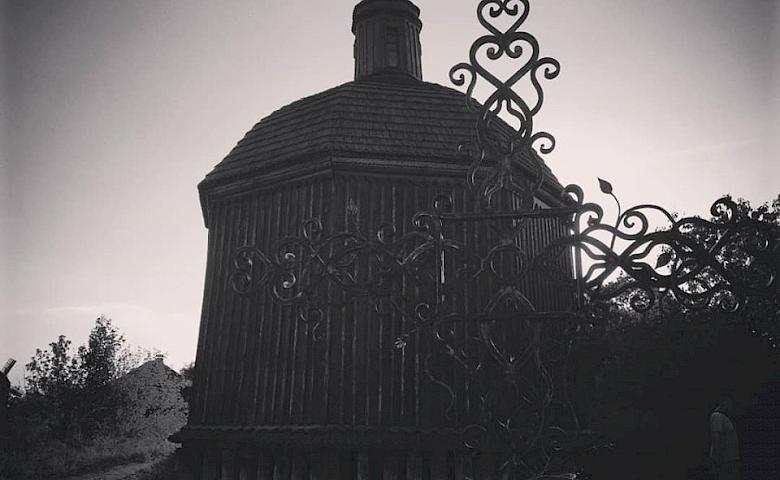 Останні роки все більше надзаплавних мисів і круч Витачева набувають статуса курганів, котрими, безумовно, не є