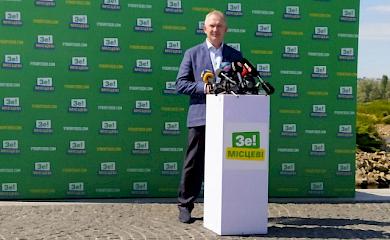 Дружина кандидата в мери Дніпра від "слуг" задекларувала землю на Обухівщині